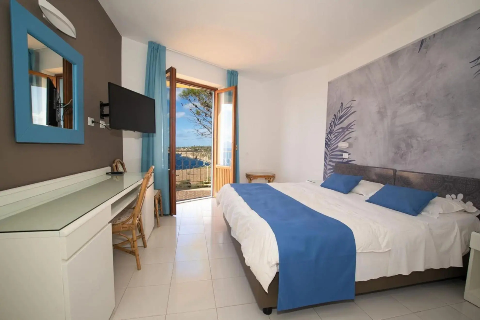 Perla del Golfo Resort