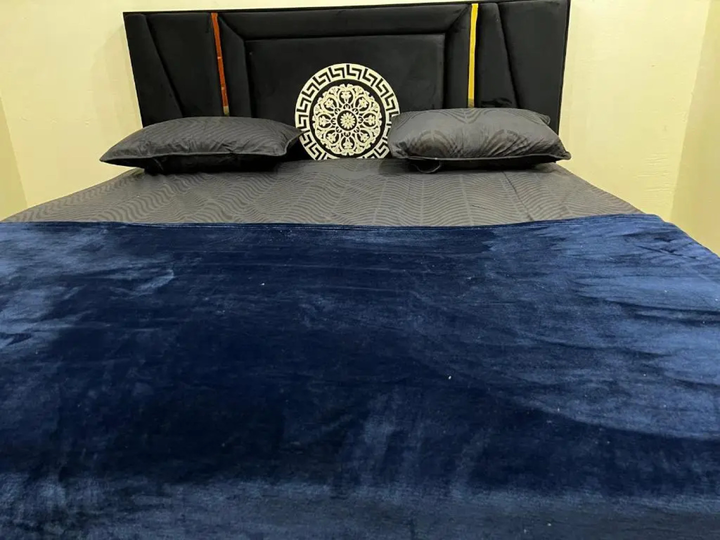 3 Bedroom House in main blue area f-6