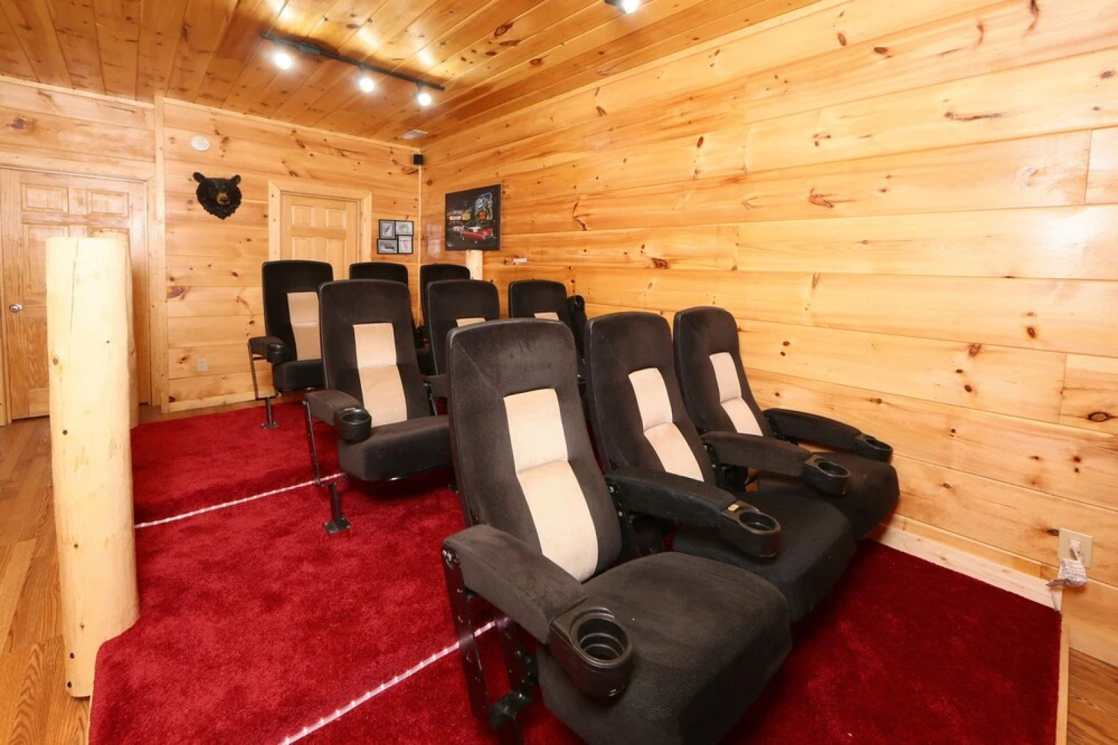 Smoky Mountain Getaway - Five Bedroom Cabin