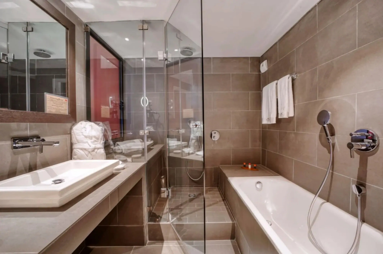 Hotel Akwa Palace