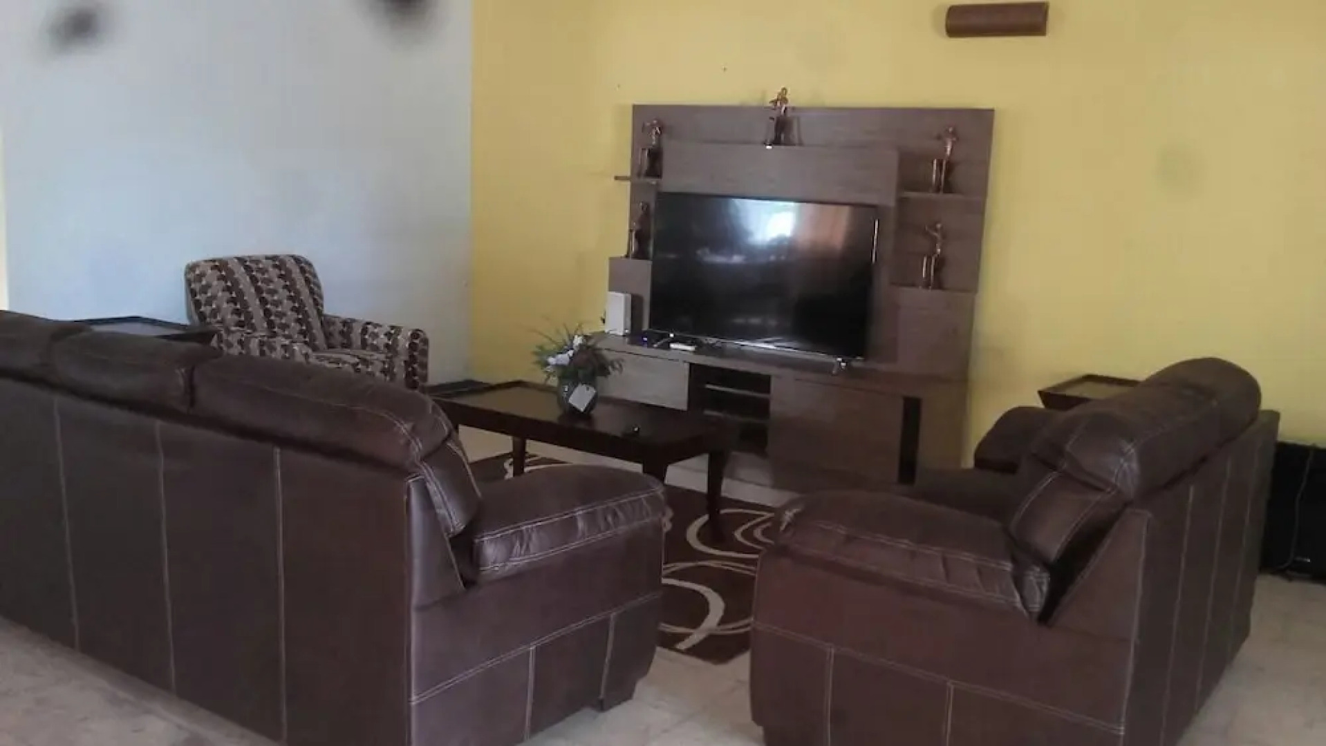 Avalon Sweet Garden Side