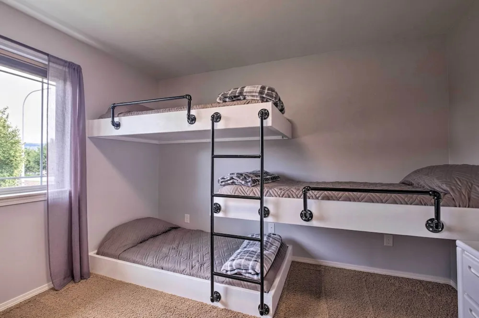 Saddle Rock East: Wenatchee Home < 3 Miles to Town