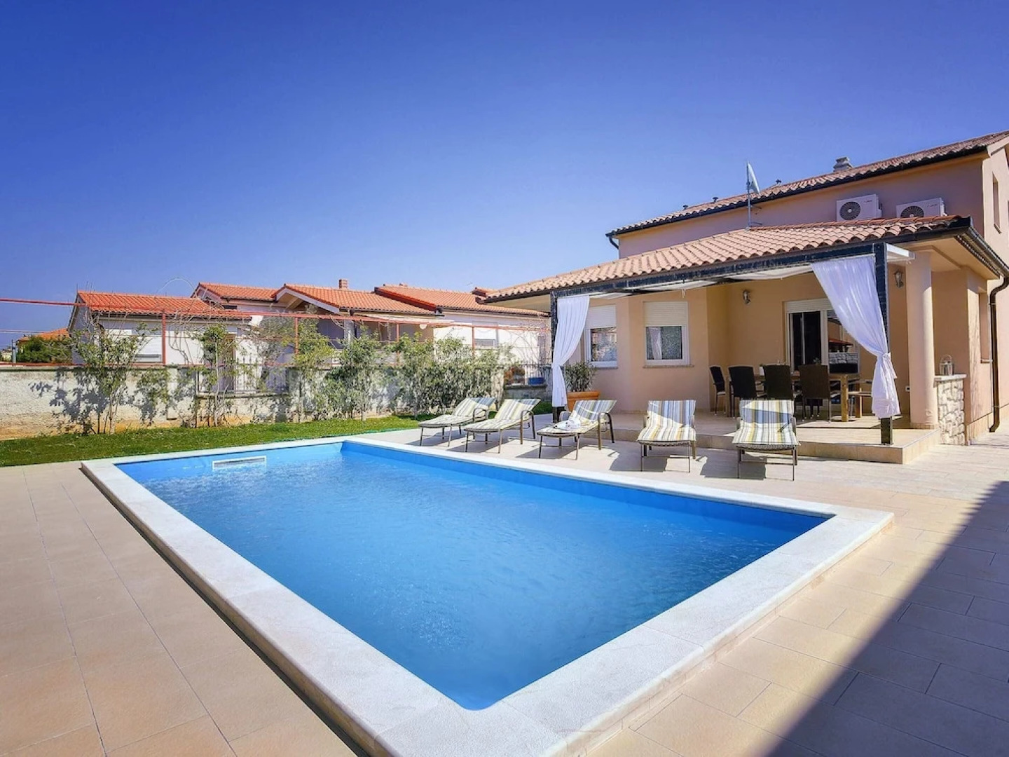 Modern Villa With Private Pool Near Beach