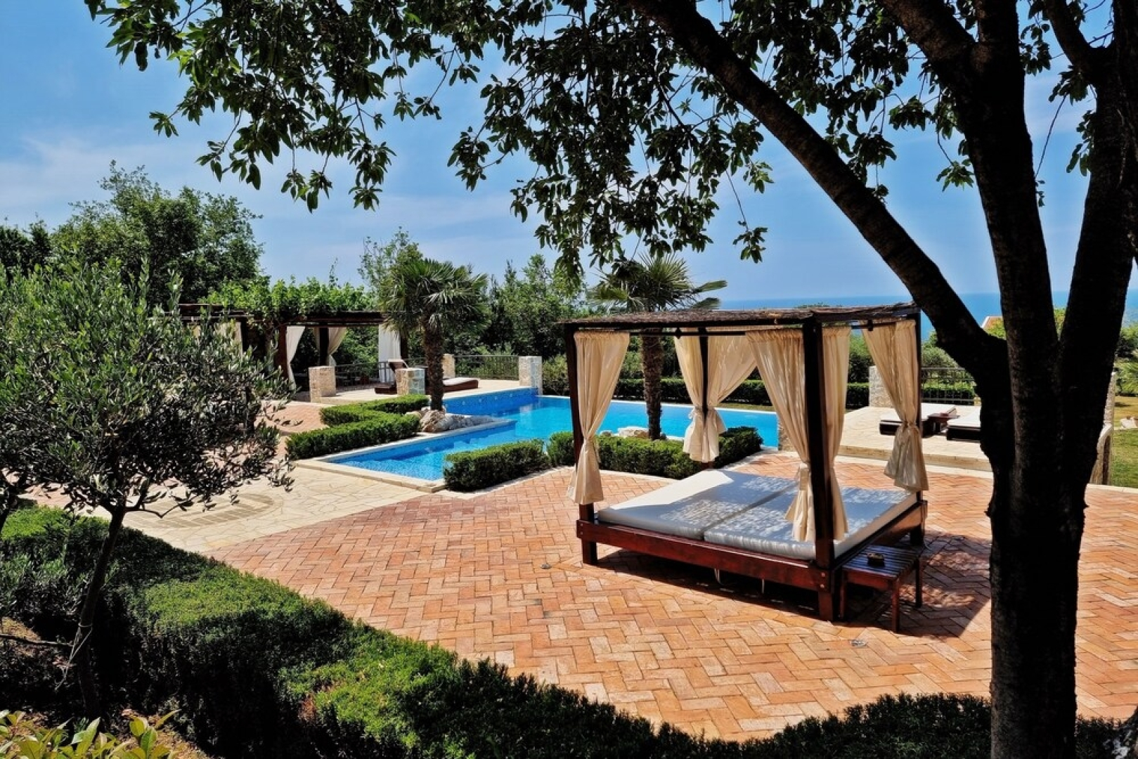 Talici Hill - Rustic Villas