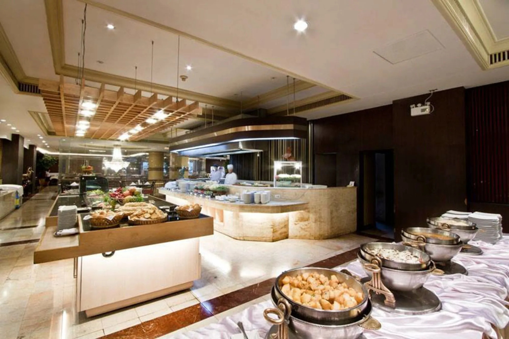 Topland Hotel & Convention Centre