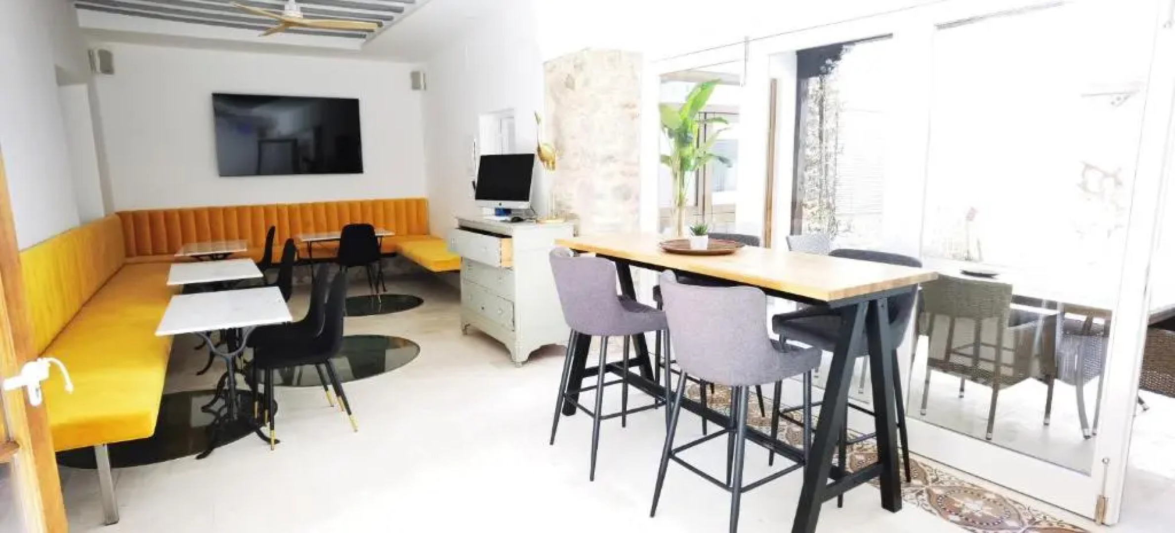 MANZANO PALACE. Habitaciones y Suites 30 m2 en la Plaza Mayor