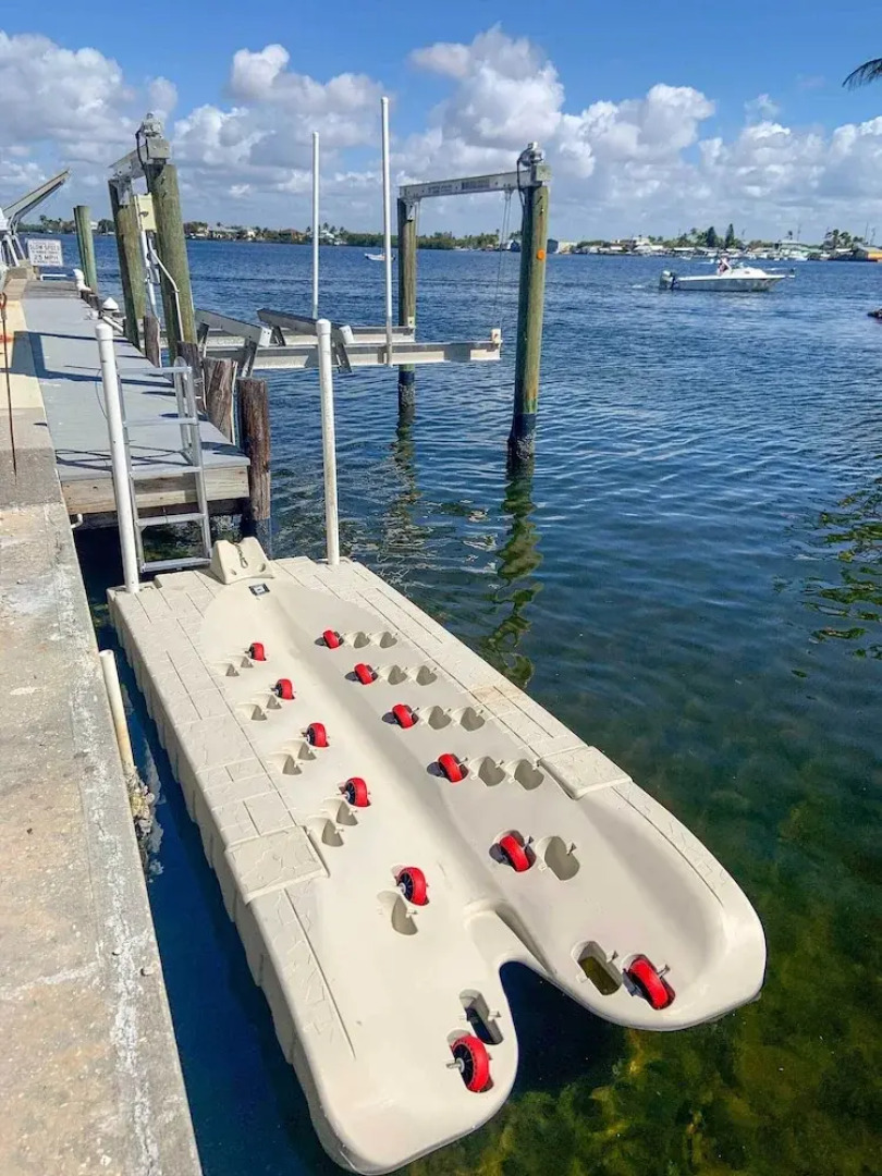 Waterfront Matlacha Home w/ Hot Tub & Grill!