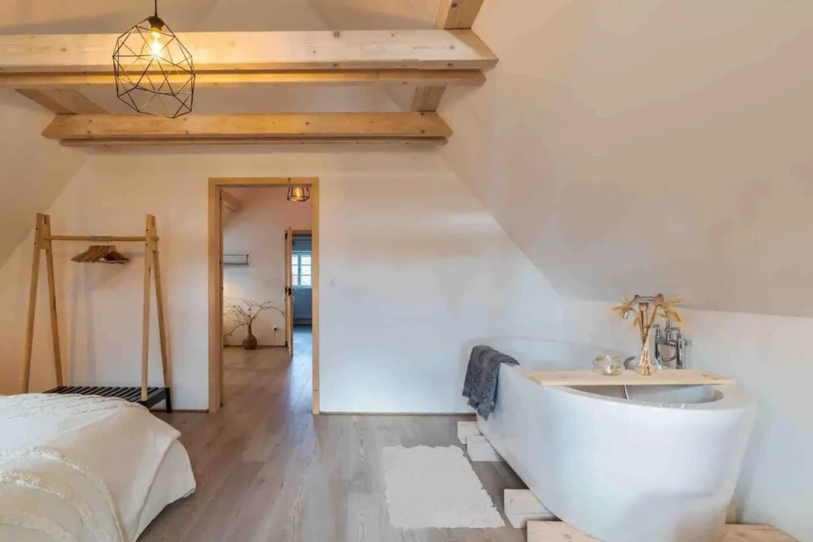 Lucany nad Nisou - Lla560