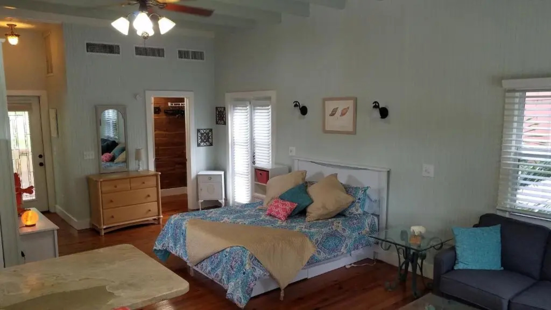 Downtown Whimsical Paradise Pool, Tiki Bar, 2 blocks to Atlantic Ave Delray