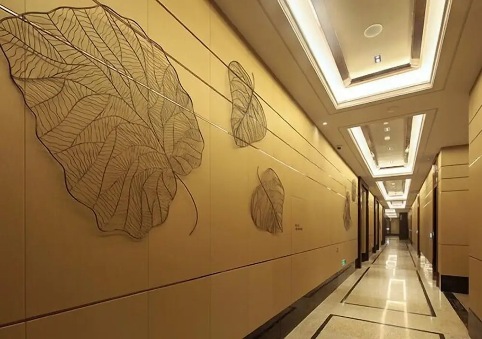 Luan Suntone Plaza Hotel