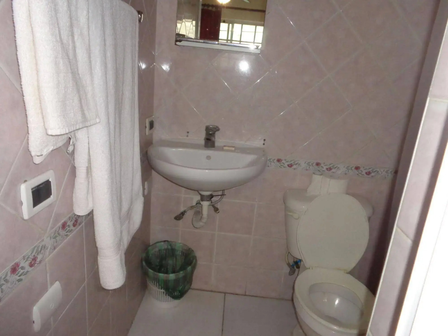 RIG Hostel Boca Chica Back Packer