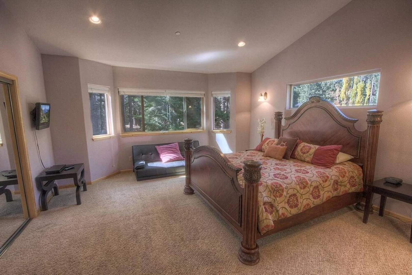 Mewuk Drive Holiday home