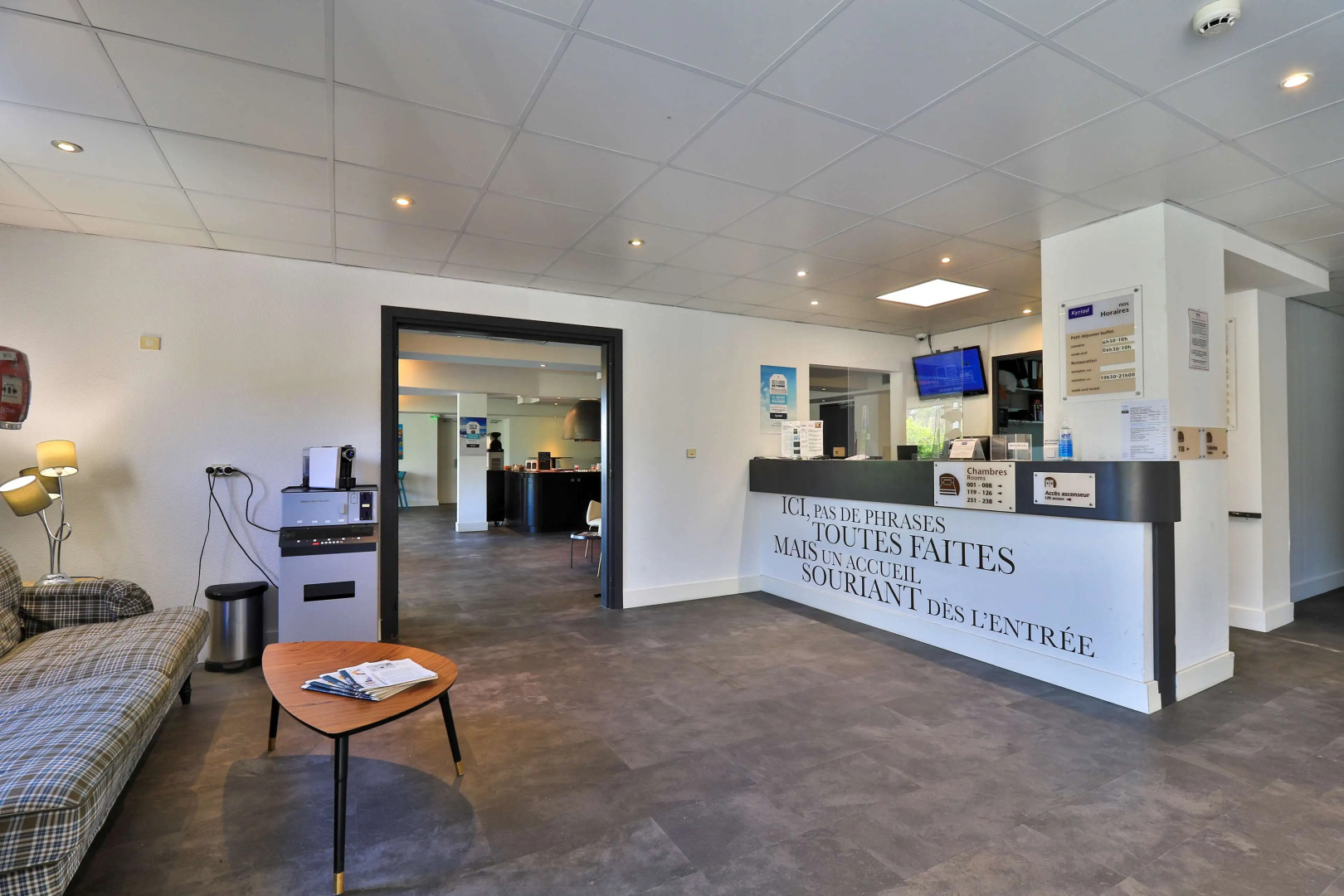 Hôtel, restaurant Kyriad Fréjus