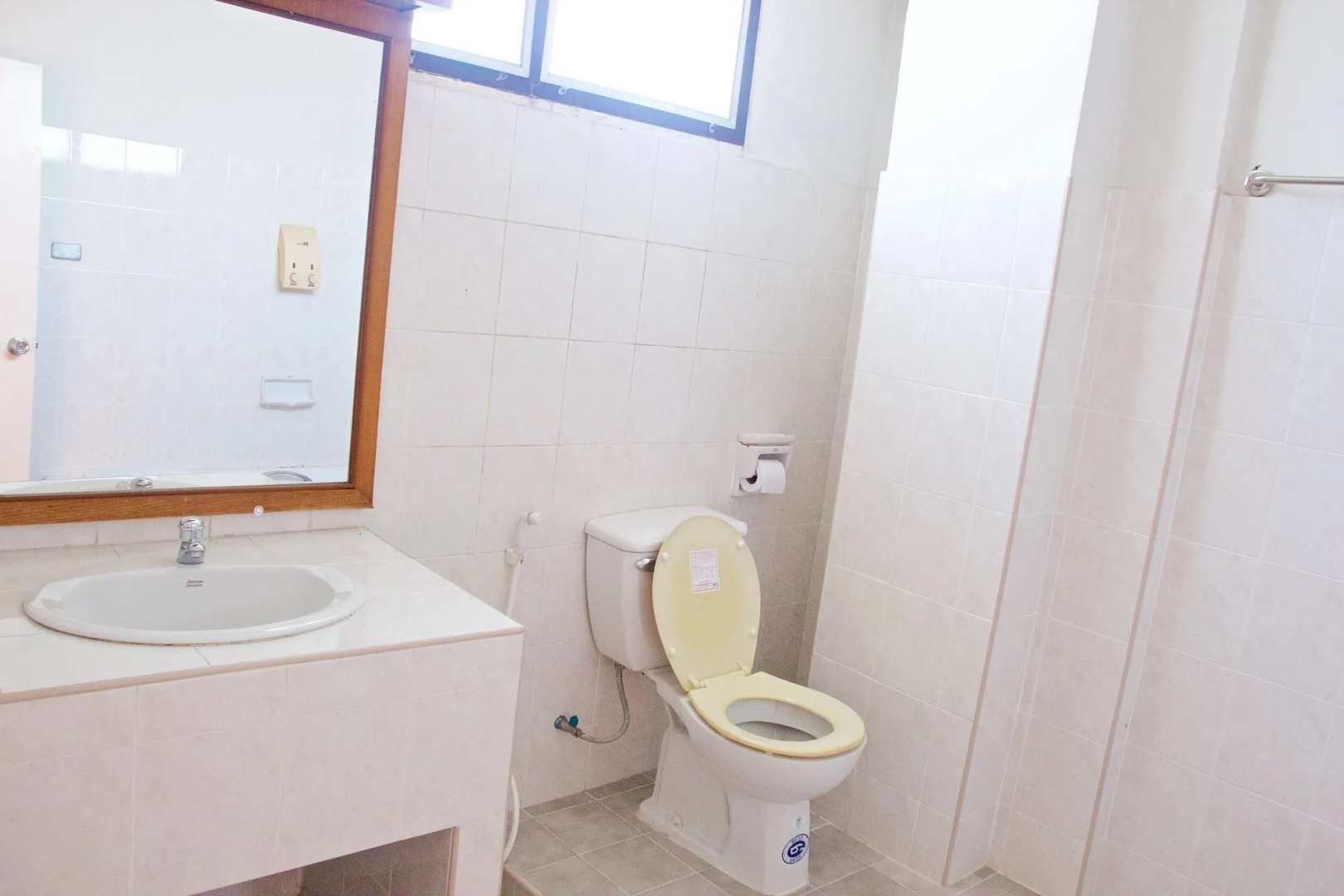 Sichang Shine Khao Resort