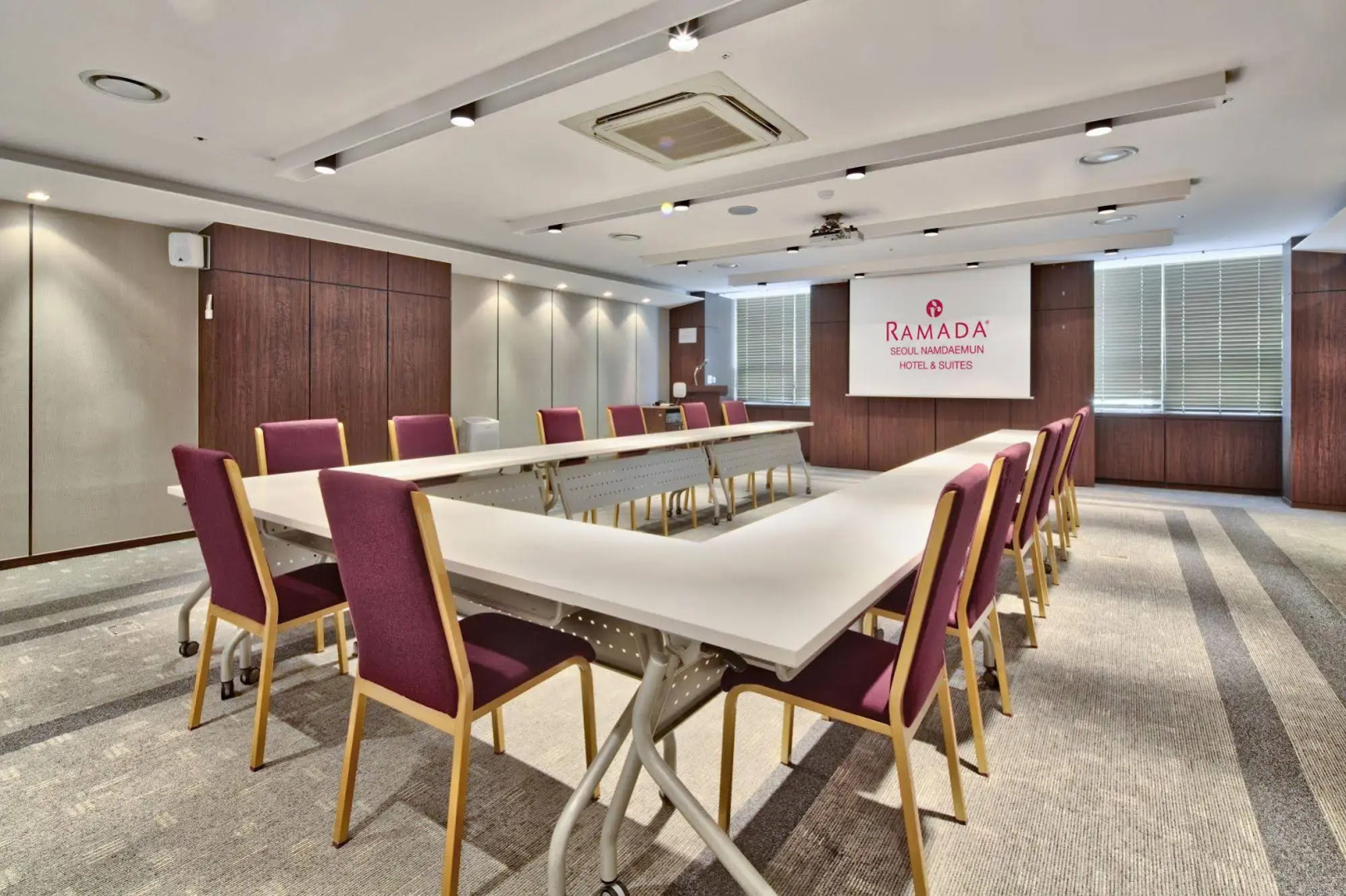 Ramada Hotels & Suites Seoul Namdaemun