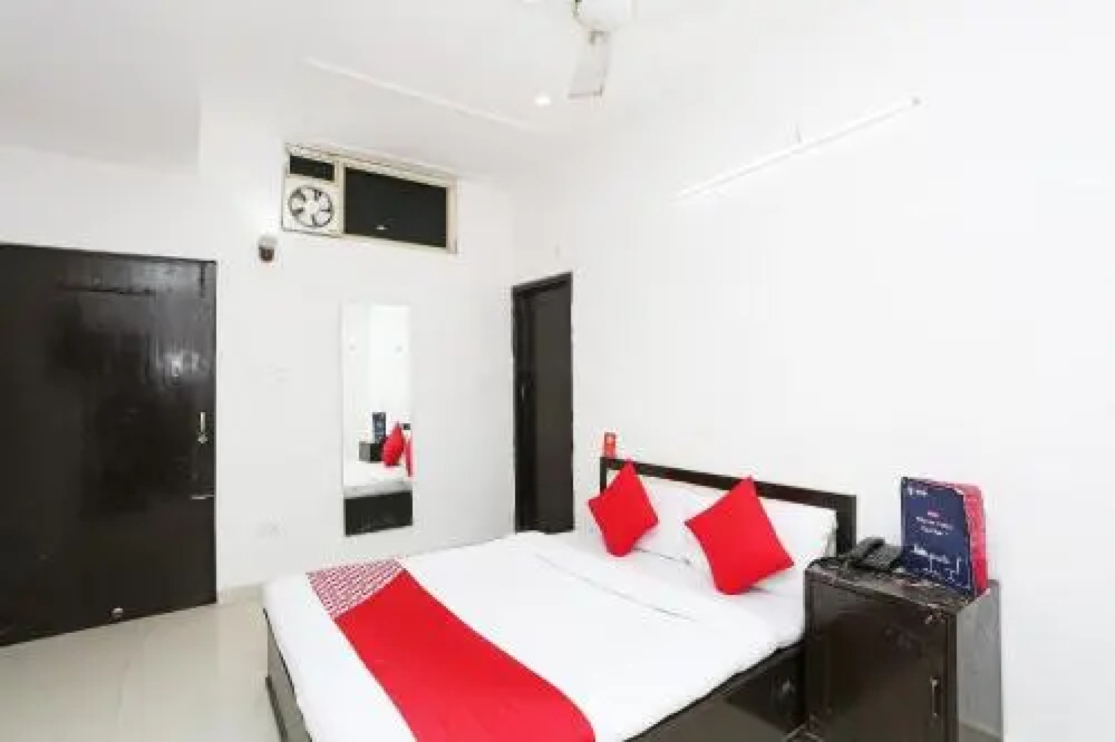 OYO 28411 Taj Guest House