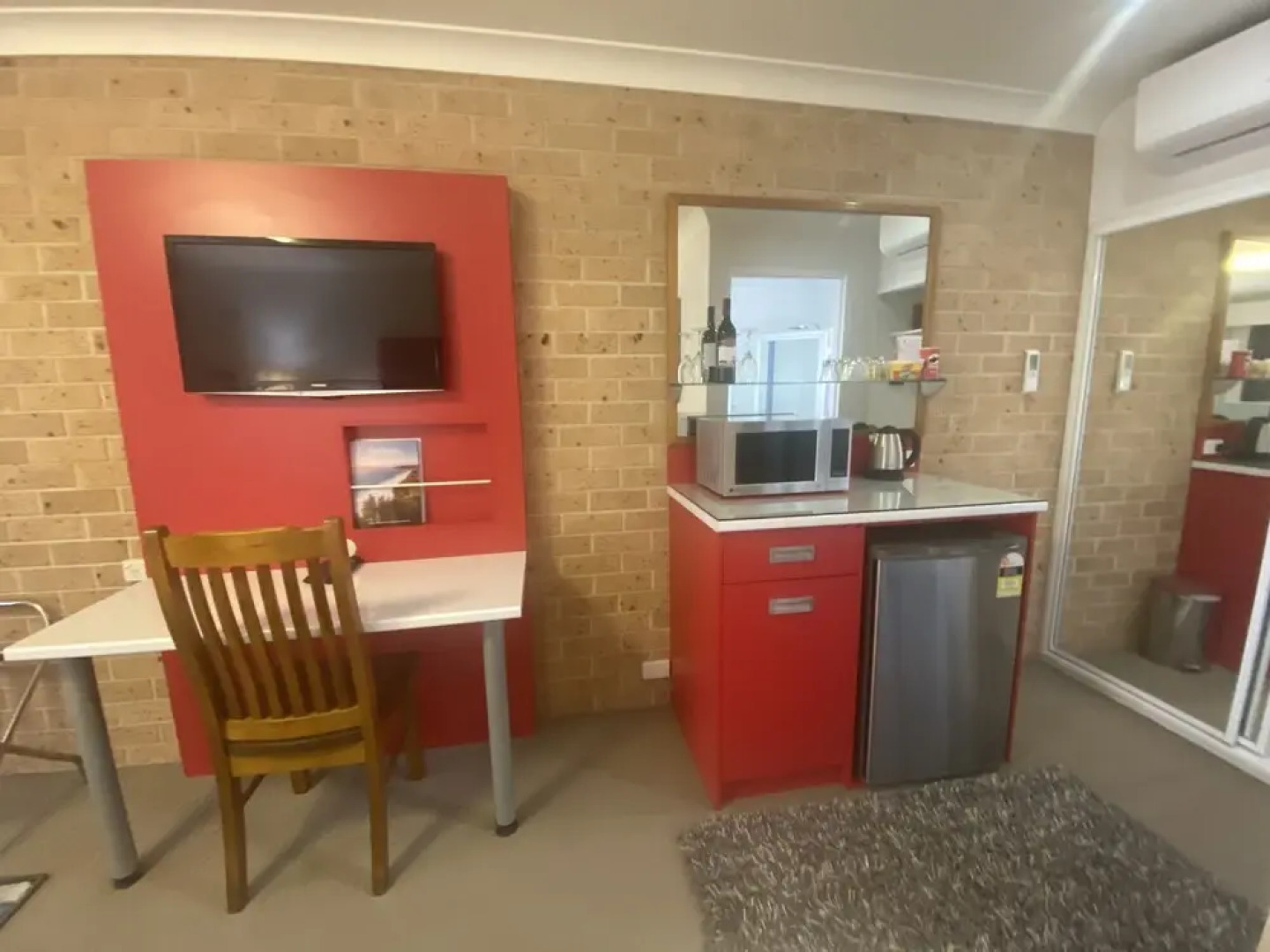 Avaleen Lodge Motor Inn