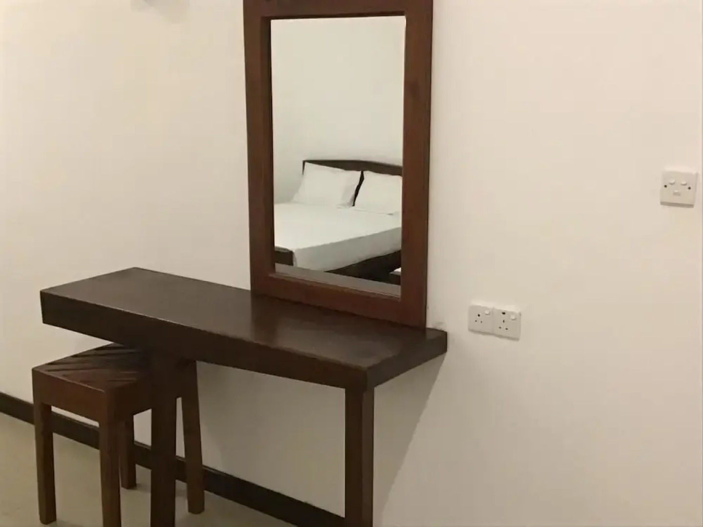 Canalside Villa & Guest House