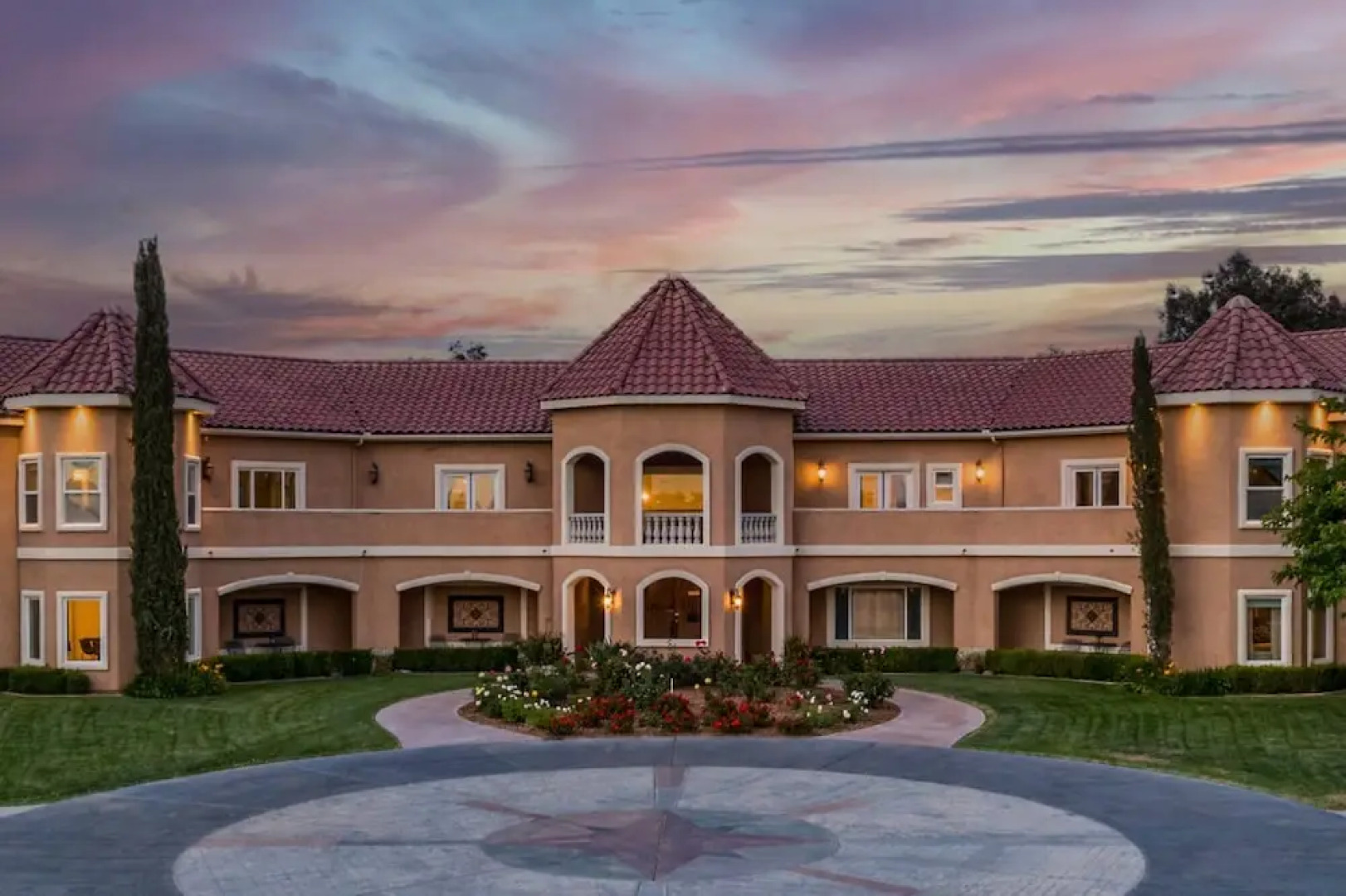 Wilson Creek Manor By Avantstay Sleeps 10! Amazing Estate w/ Pool & Game Room