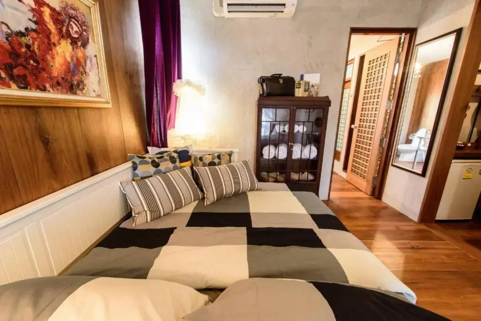 Rimrabeang Amphawa Cafe and Suite