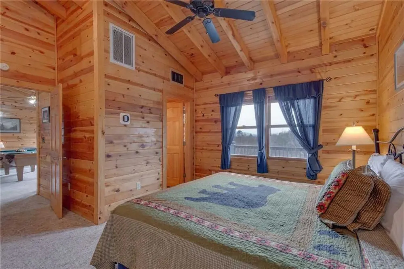 Bear View - Three Bedroom Cabin