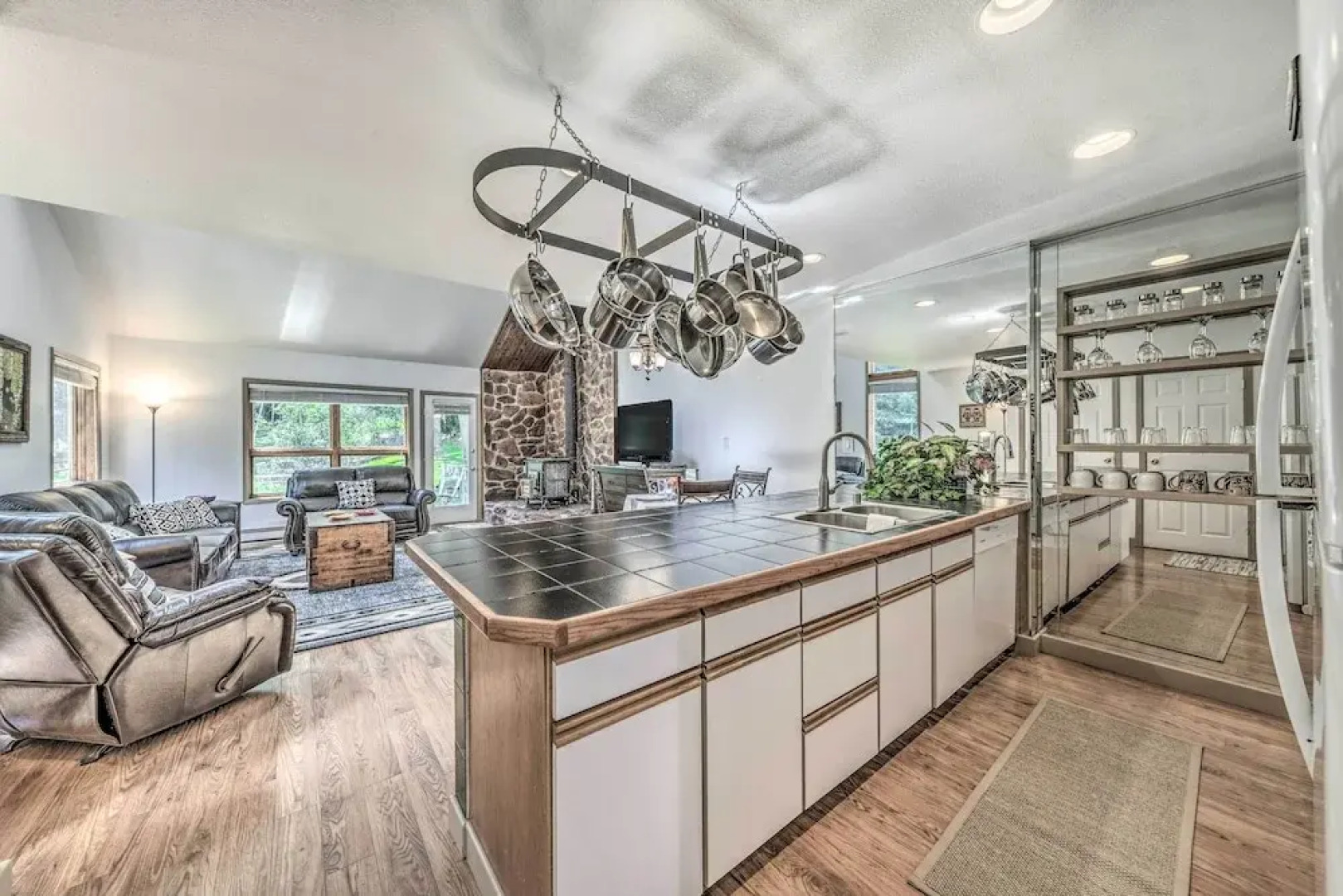 Cozy Cloudcroft Townhome ~ 1 Mi to Burro Ave!