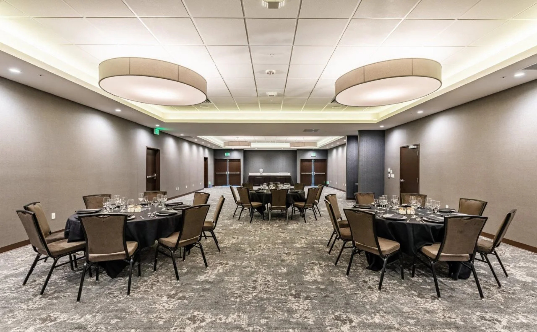 Holiday Inn & Suites Silicon Valley - Milpitas by IHG