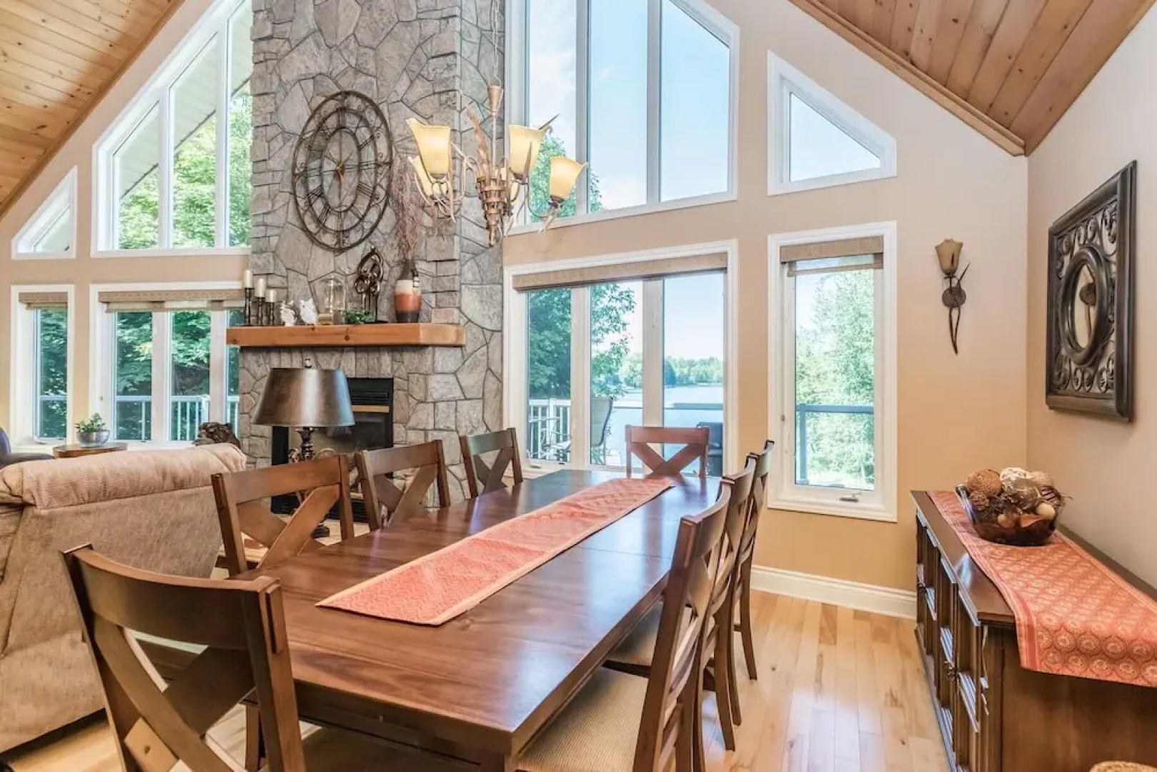 Stewart Lake Retreat A Gorgeous Beachfront Lakehouse With all the Bells & Whistles!