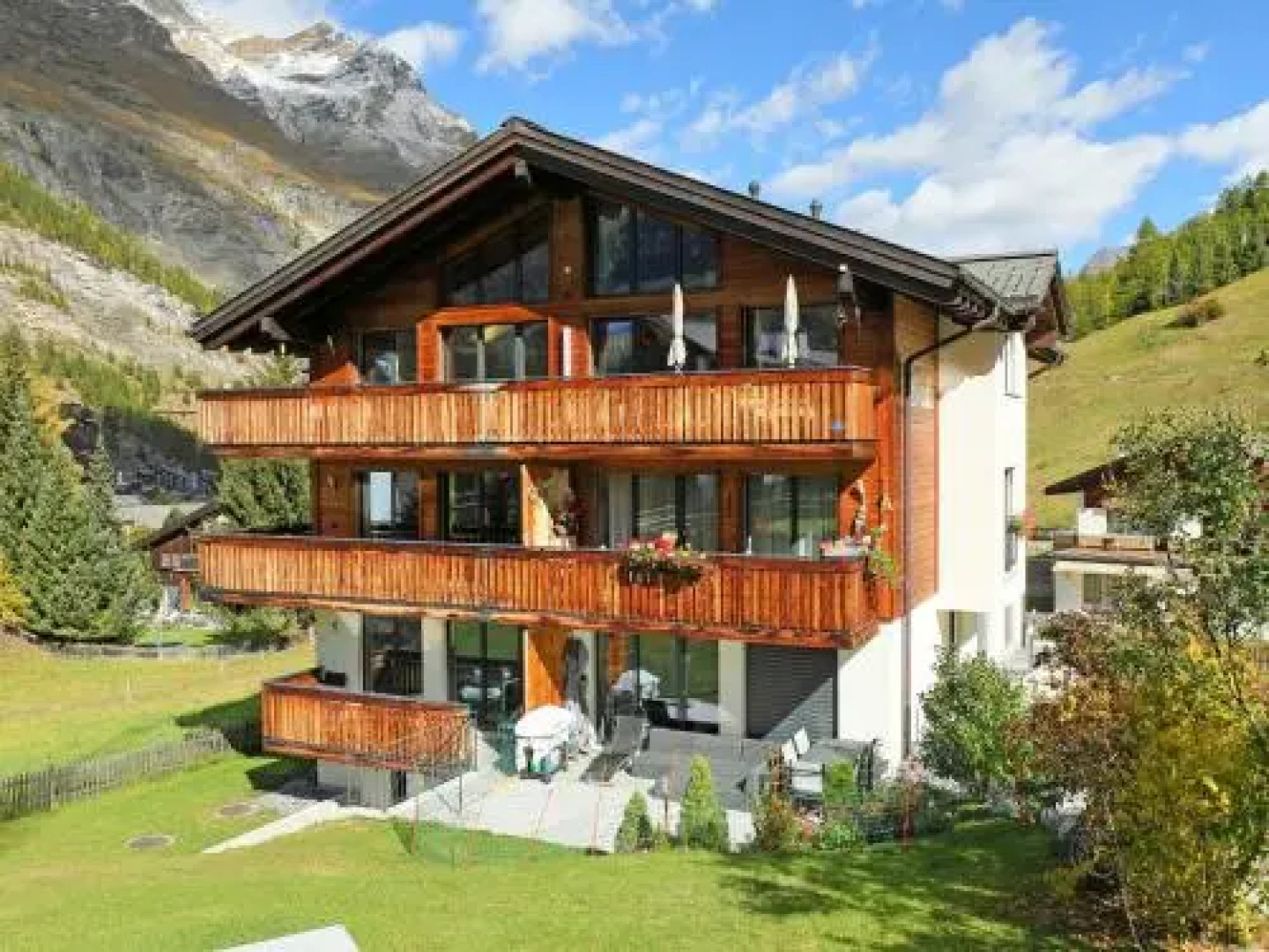 Apartment Happy Lily