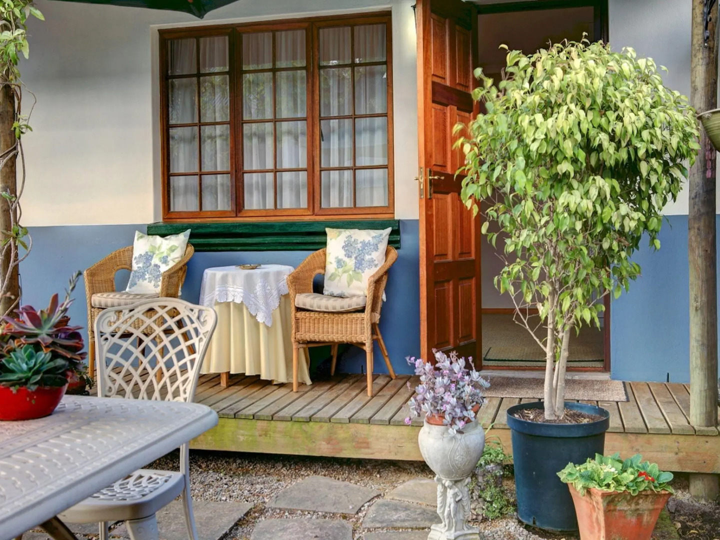 Outeniqua Travel Lodge