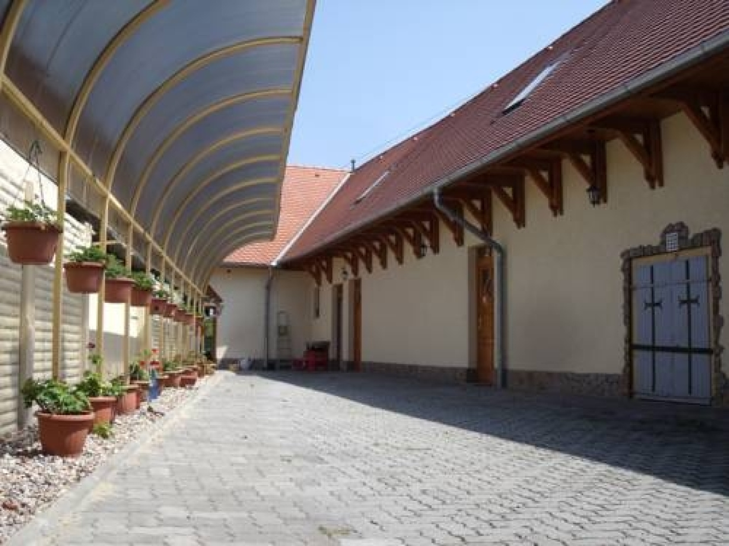 Sasi Panzió 1