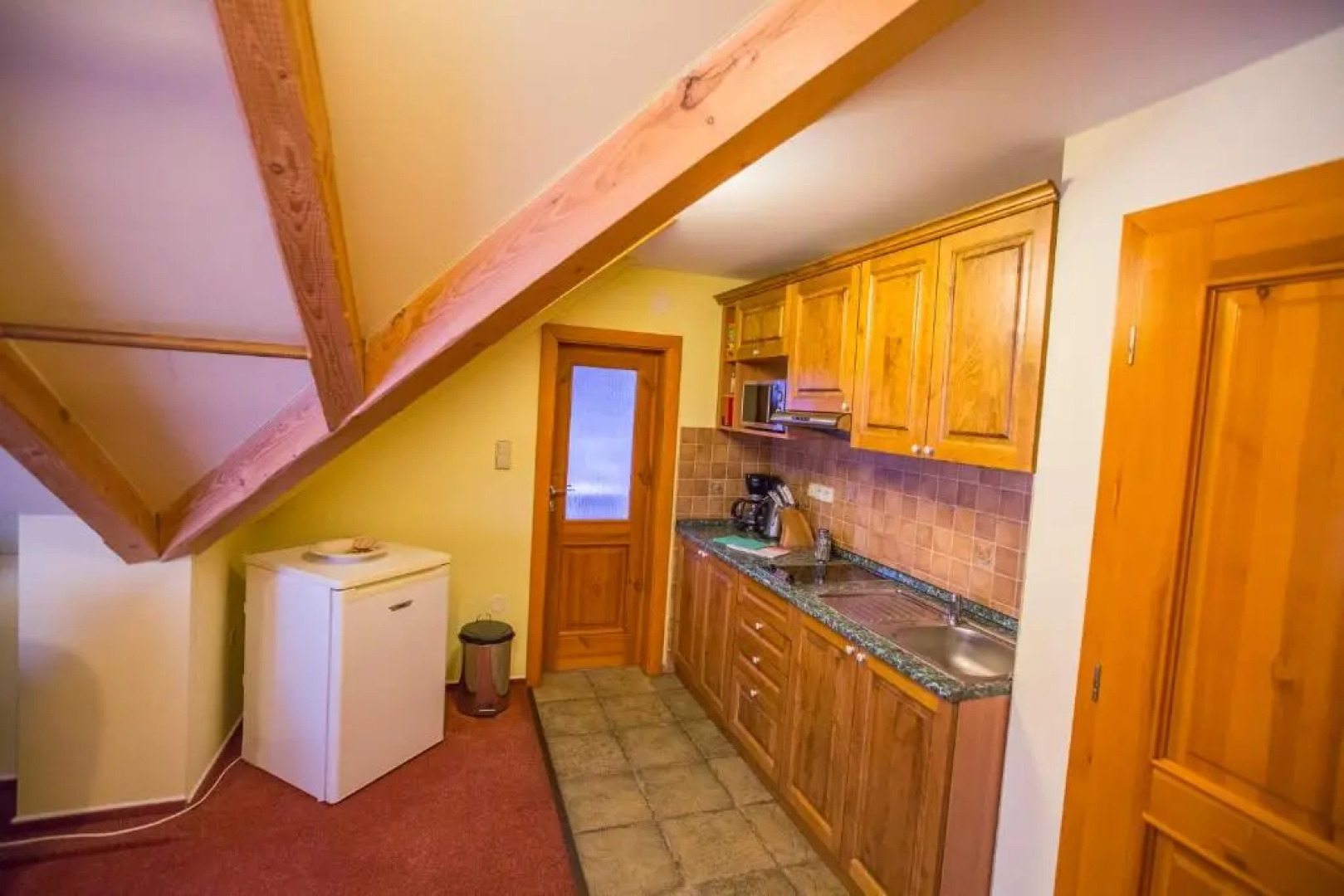 Happy House Apartments