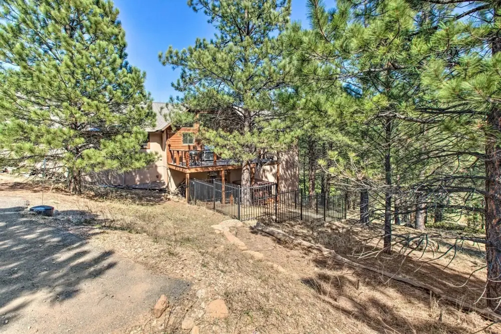Stunning Angel Fire Cabin w/ Hot Tub & 3 Decks!