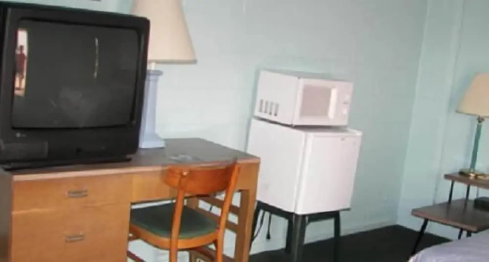Holiday Host Motel