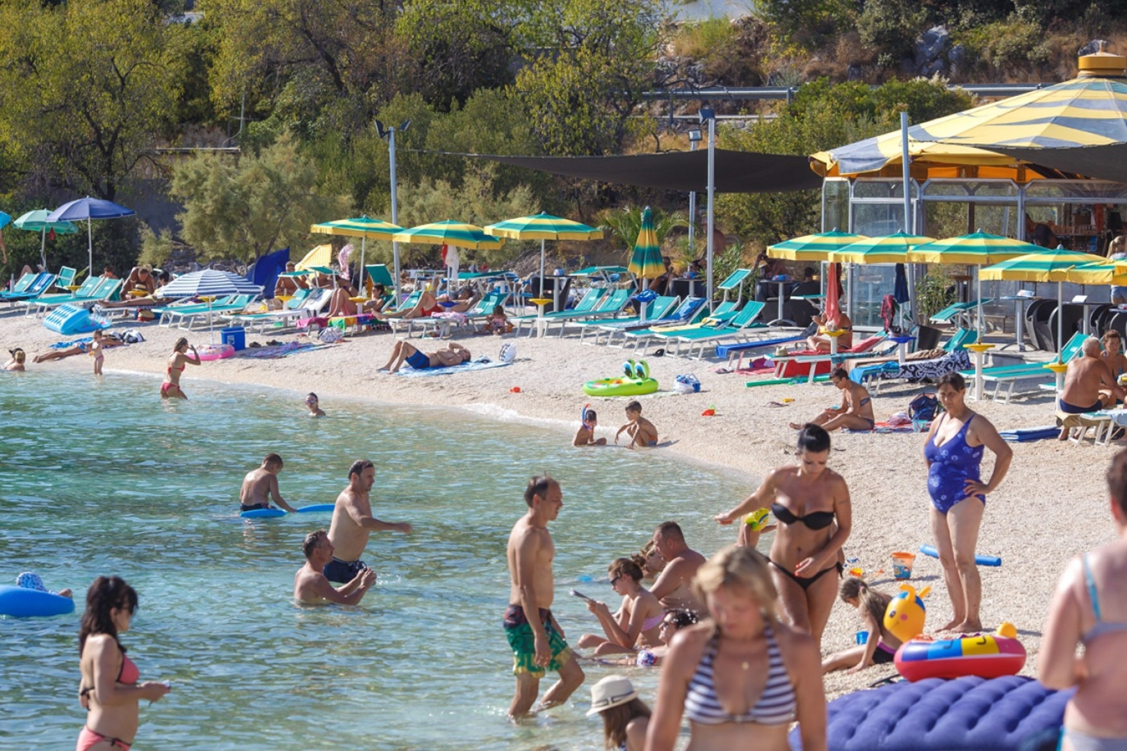 Apartment Rose - 30 m from the beach: A3 Seget Vranjica, Riviera Trogir