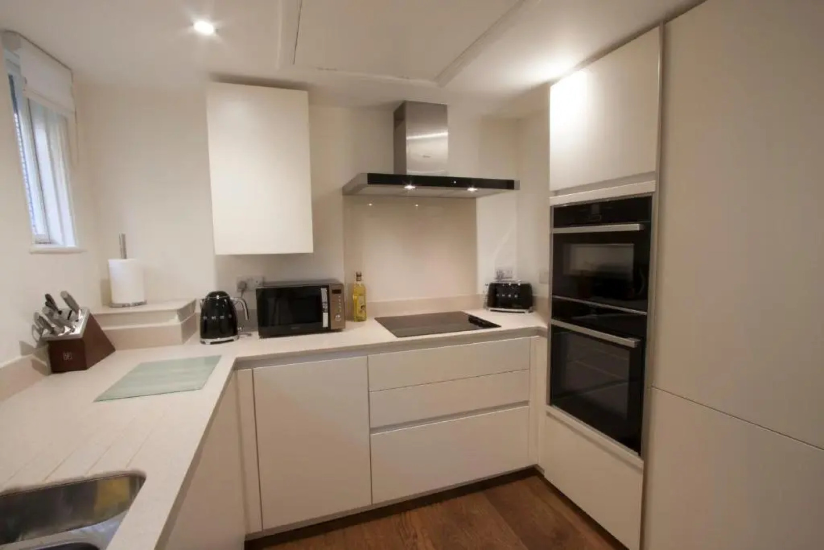 Entire 2 bed, 2 bath cottage in the heart of Rye citadel