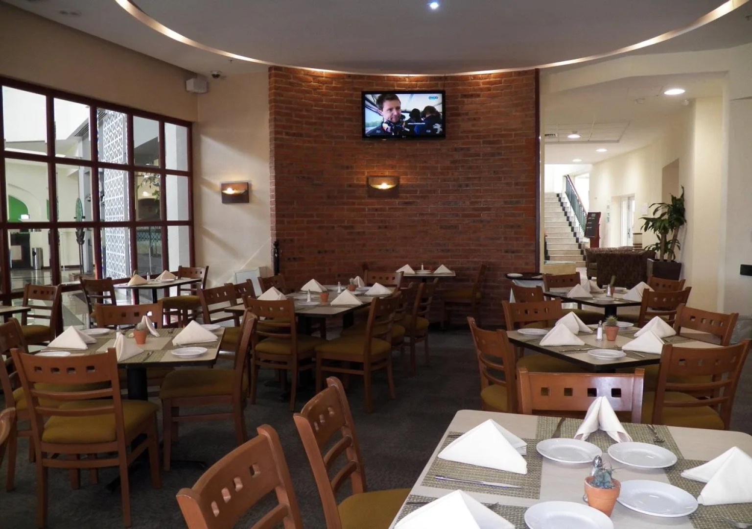 Holiday Inn Convention Center by IHG