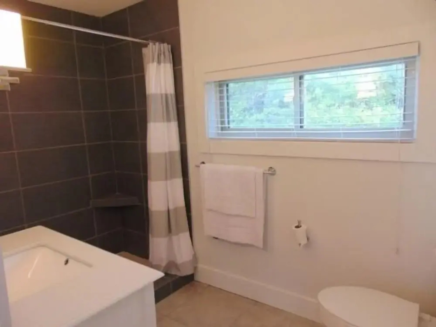 Seachelle - Fully Renovated Luxury Beach Cottage! Pet Friendly! 1 Bedroom Cottage by Redawning