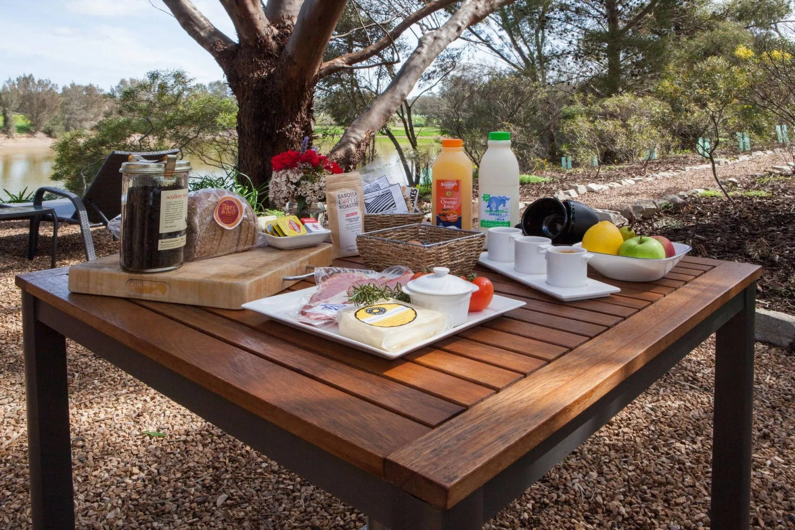 Stonewell Cottages & Vineyards