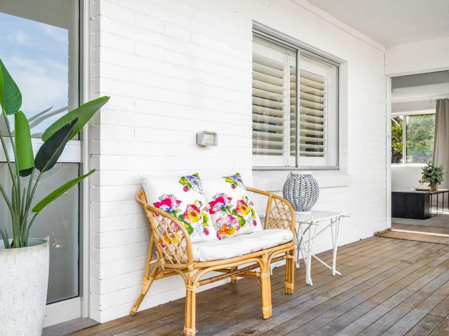 Akora at Hyams 4pm Check Out Sundays