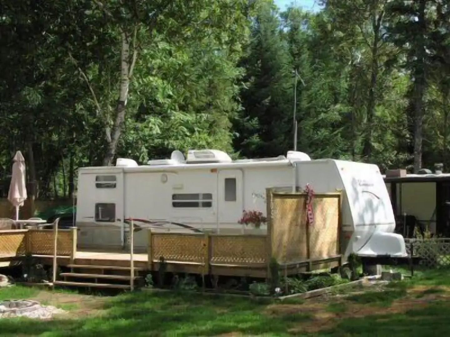 Jell-E-Bean Campground and Trailers