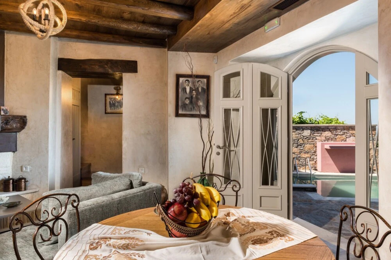 Elevated Peaceful Villa With Private Heated Pool Jacuzzi and Panoramic Views