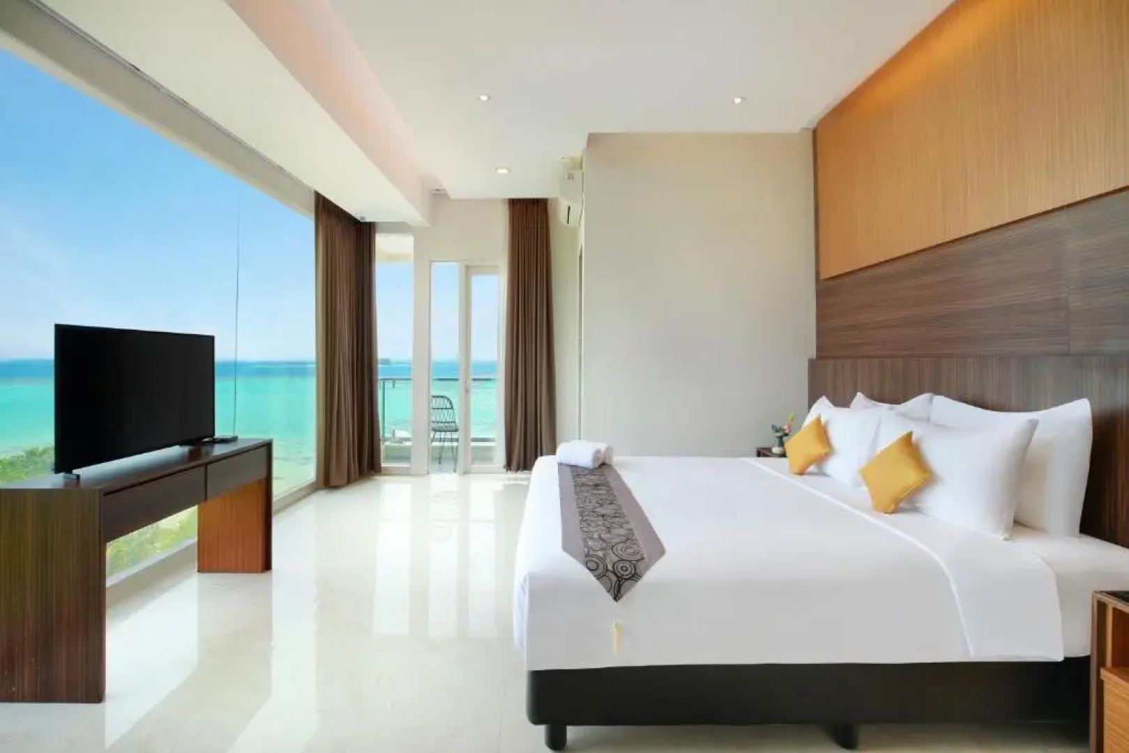 Royal Ocean View Beach Resort