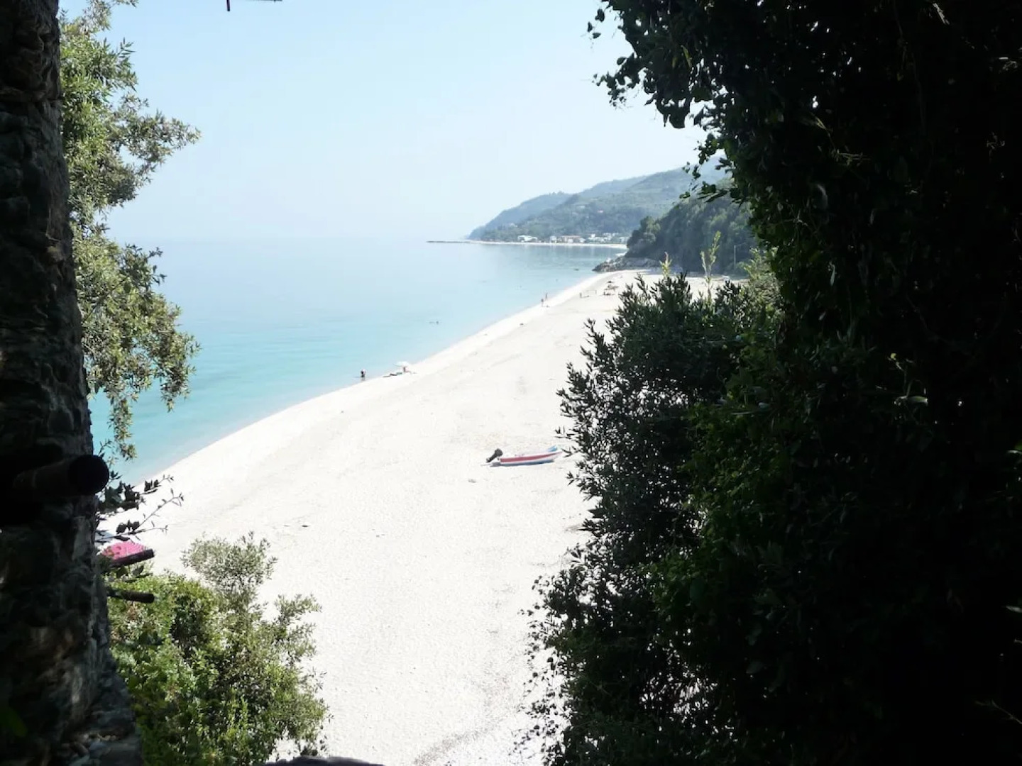 Agios Ioannis Luxurious Beachfront Apt