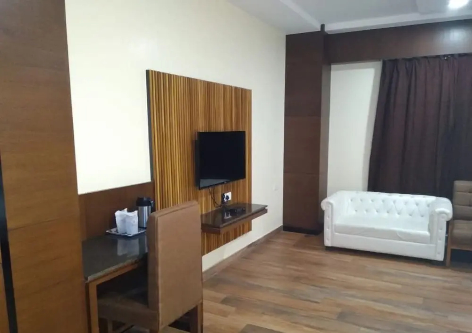 ADB Rooms Hotel Surabhi International,Varanasi