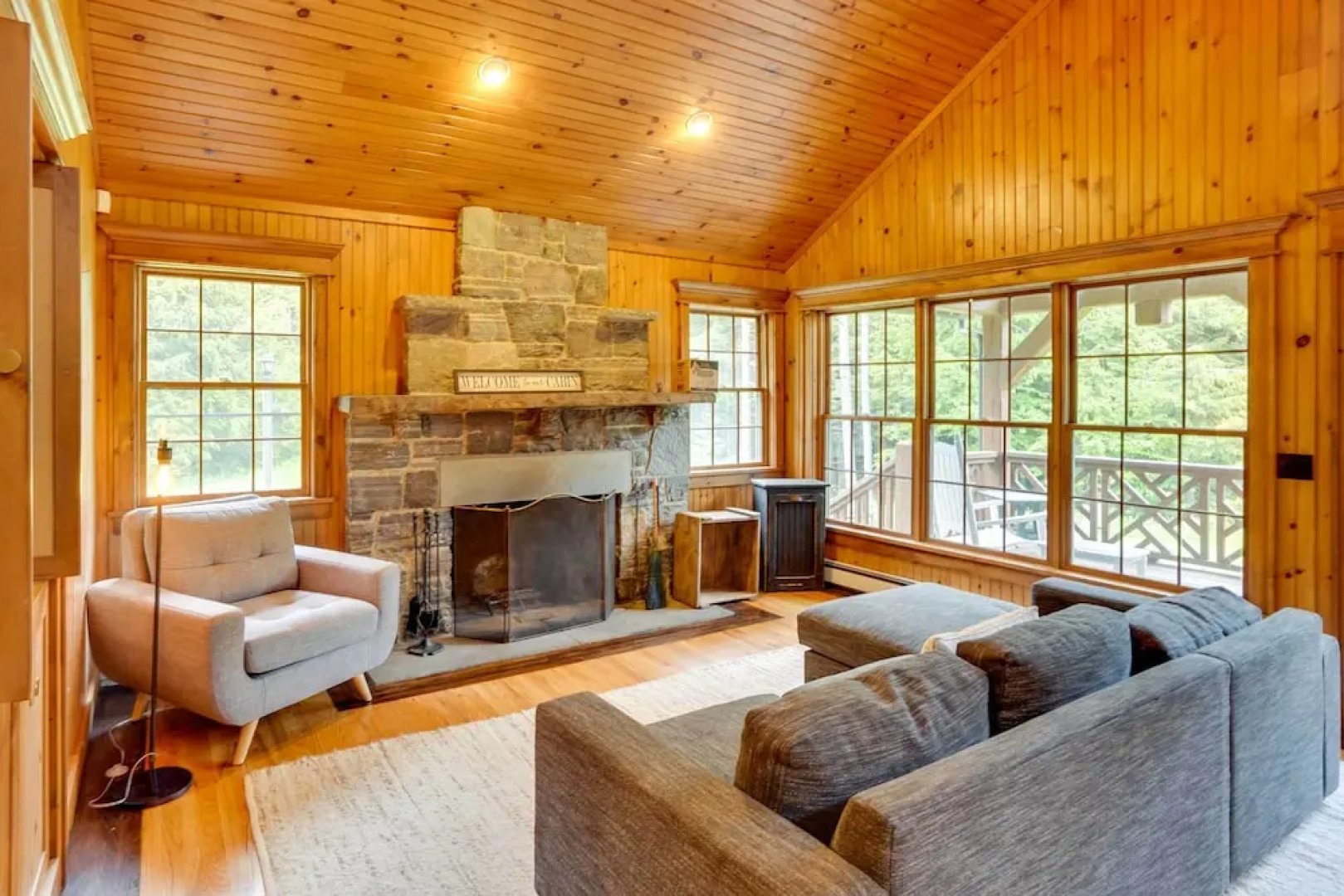 Secluded Elka Park Cabin: Hot Tub & Fire Pit!