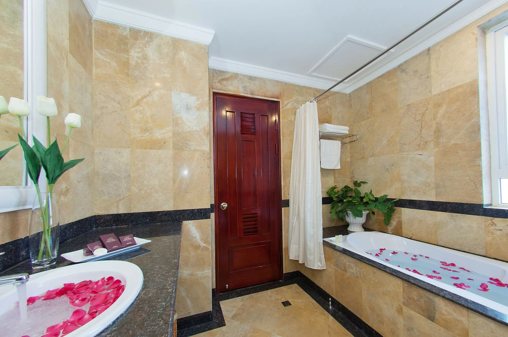 Ninh Binh Legend Hotel