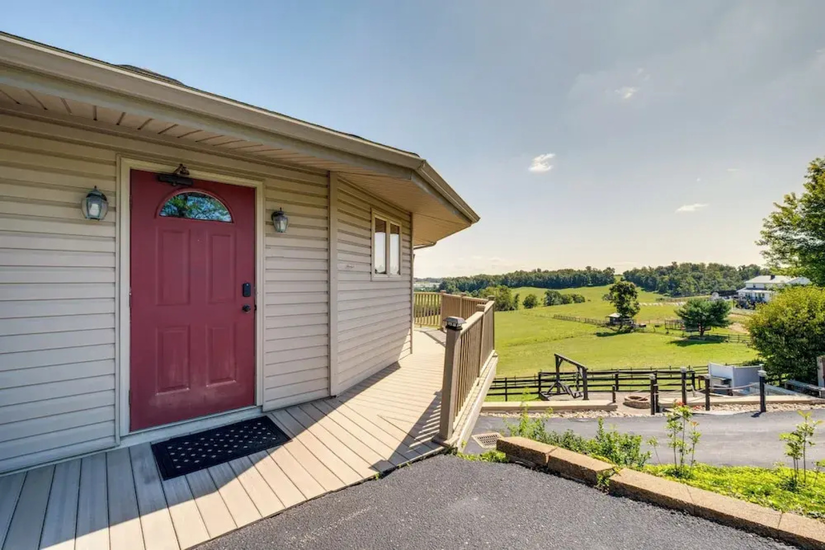 Panoramic Views: Hillside Millersburg Studio