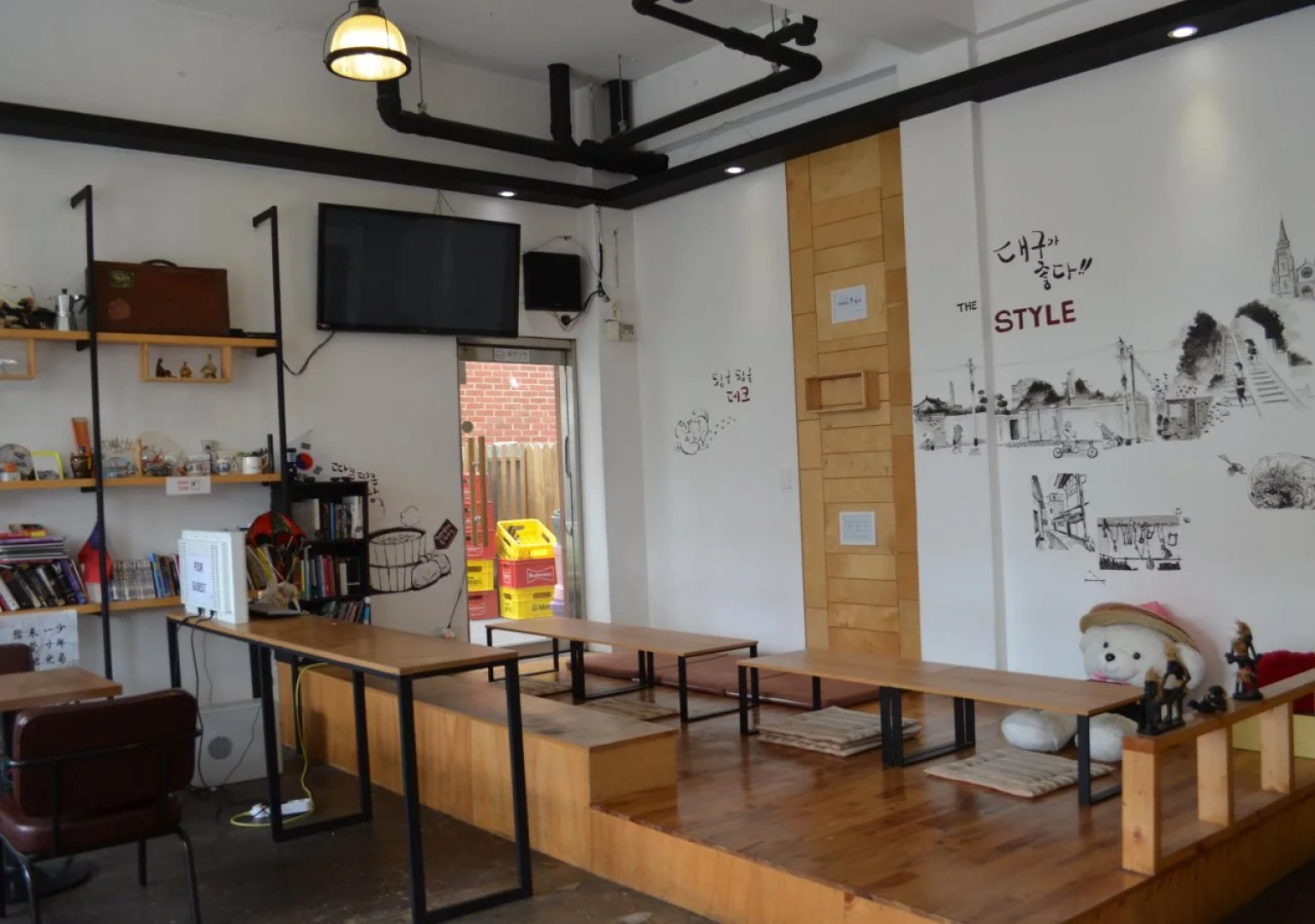 The Style Capsule Guesthouse - Hostel