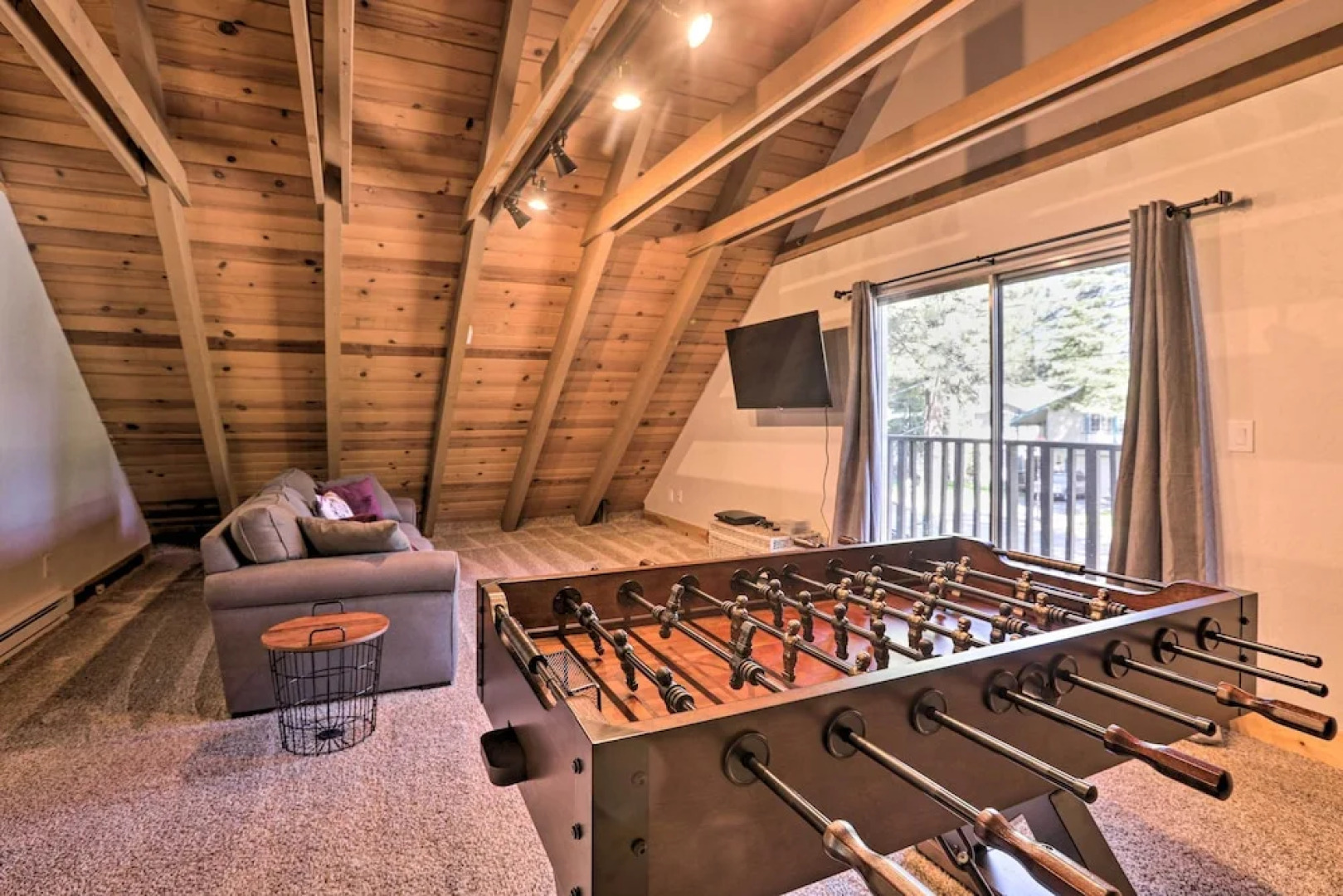 South Lake Tahoe Cabin ~ 7 Mi to Ski Resort!